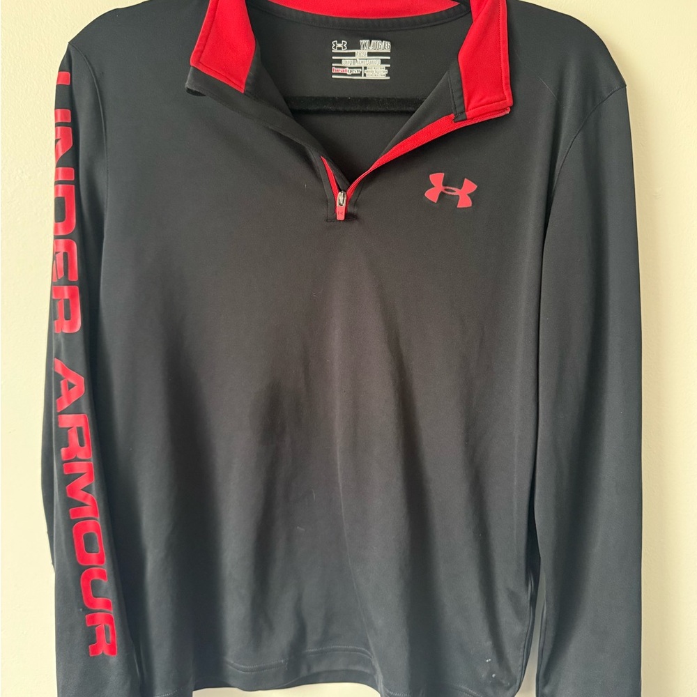 Under Armour Youth XL Black and Red Shirt Heat Gear